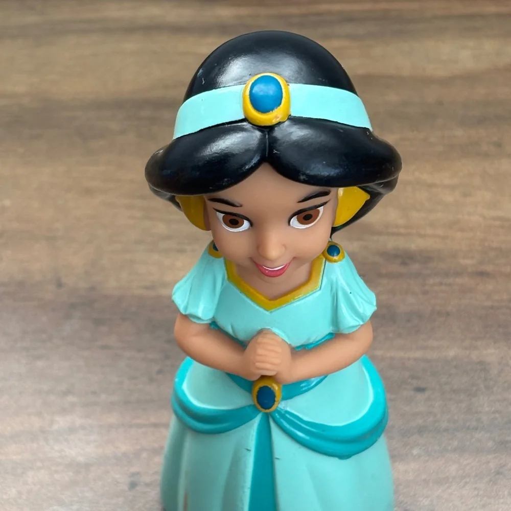 DISNEY Parks Aladdin Princess JASMINE Vinyl Bath Pool Toy Figure Cake Topper